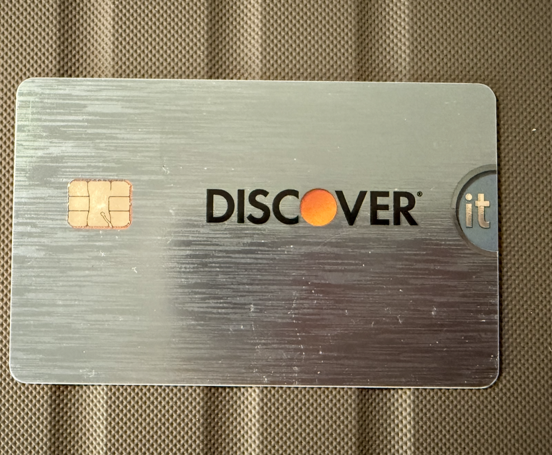 深夜突发! Discover信用卡门槛彻底崩塌?ITIN身份竟能秒批,网友:感觉像在做梦!